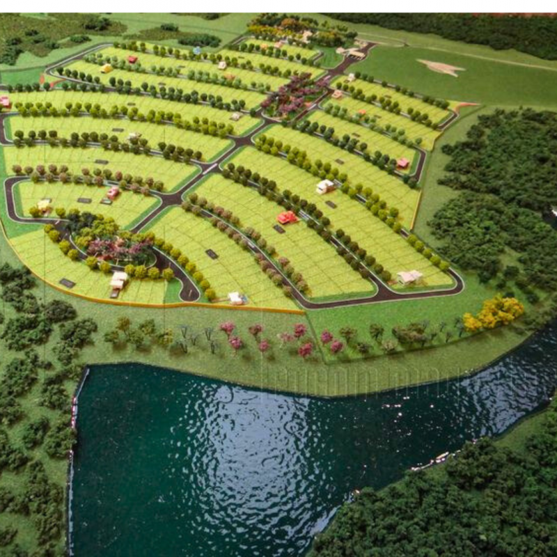 Como a topografia do terreno afeta o projeto arquitetônico