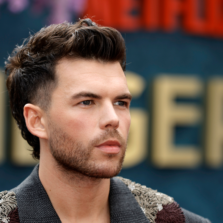 erros comuns que deixam cabelo masculino liso chapado