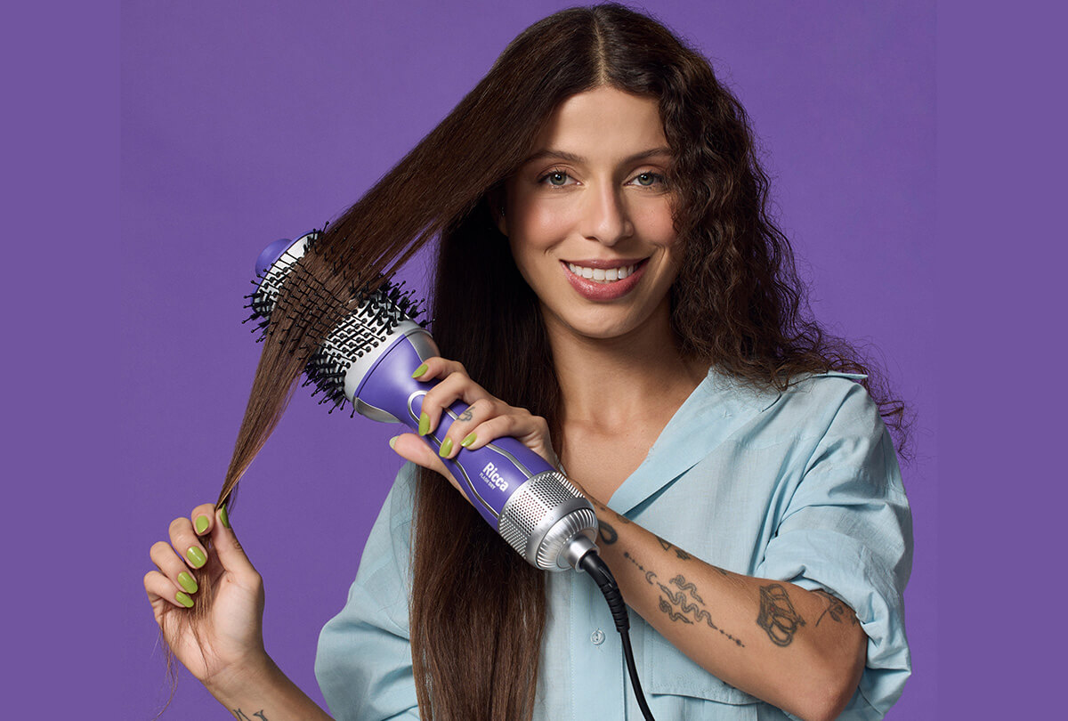 5 ideias de títulos:
1. Chapinha Perfeita: O Guia Definitivo para um Liso de Salão em Casa.
2. Proteção Térmica: O Segredo para uma Chapinha Sem Danos.
3. Temperatura Certa