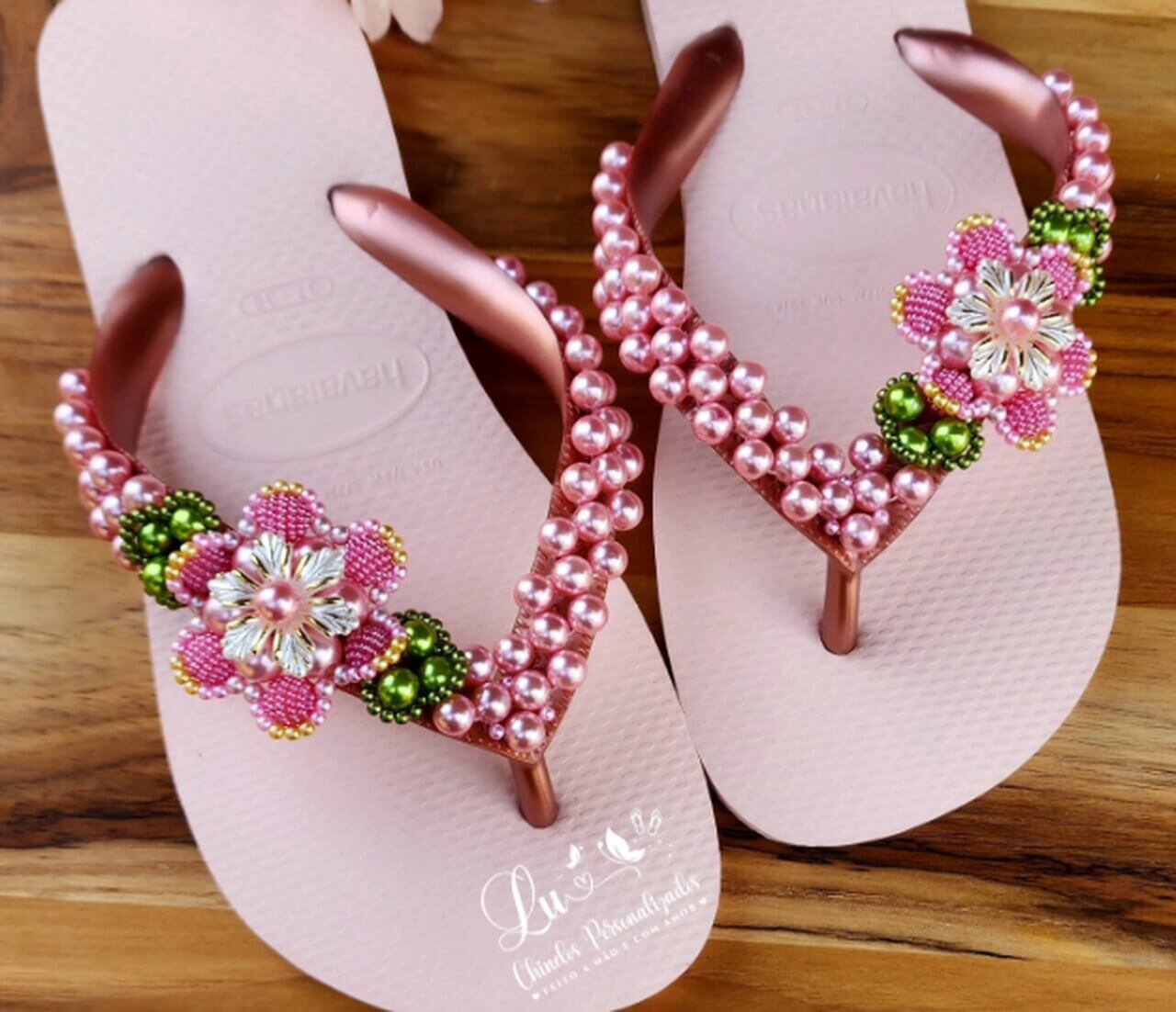 Guia Completo: Como Aplicar Strass em Chinelos Passo a Passo