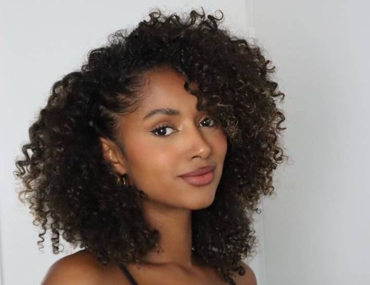 volume cabelo cacheado penteado