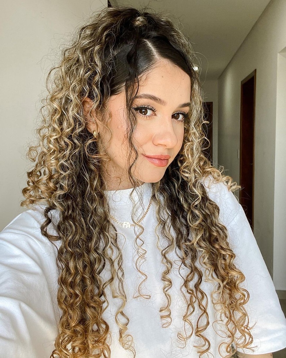 penteado para cabelo cacheado curto