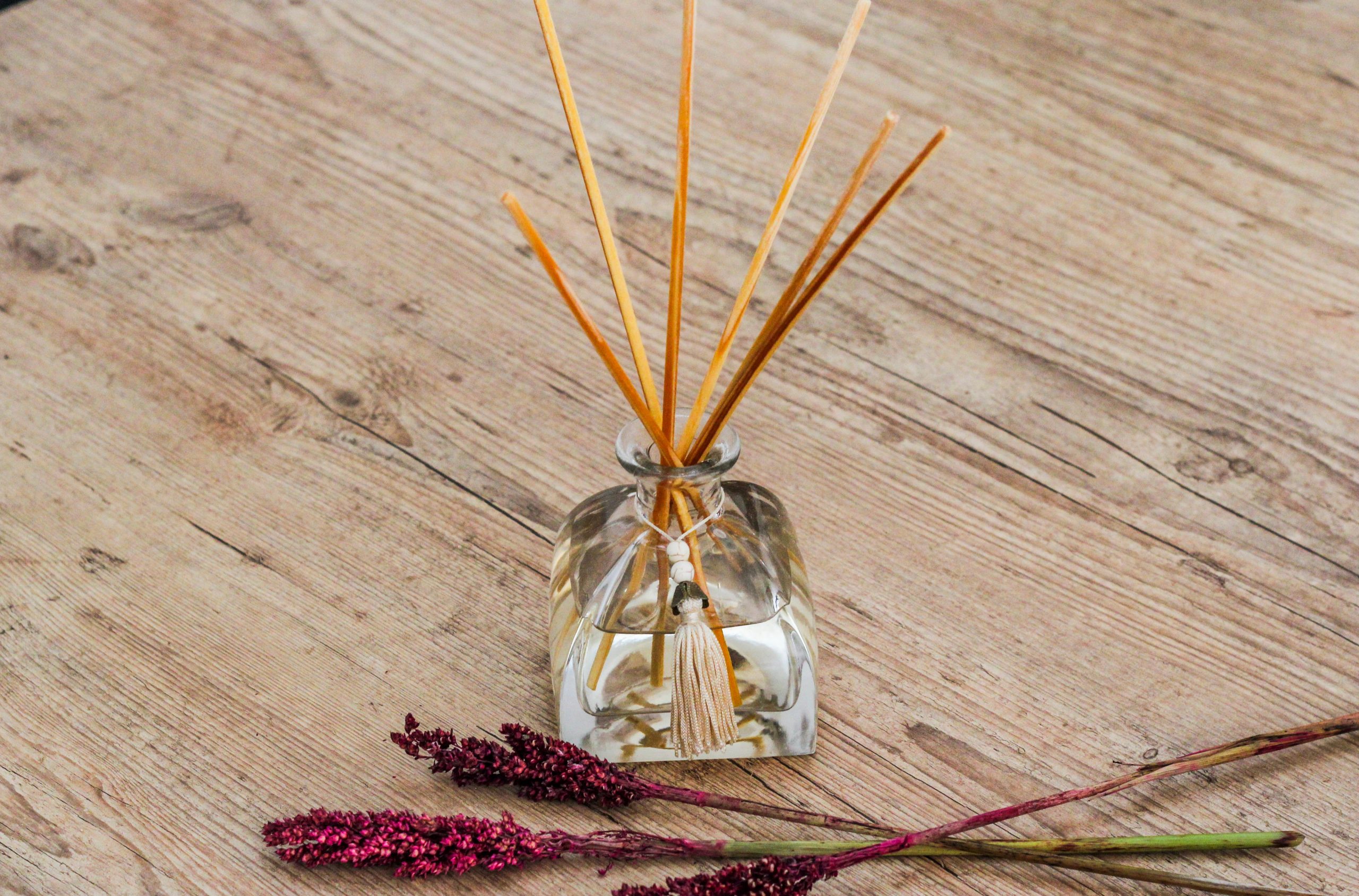 como fazer um aromatizador de ambiente elétrico caseiro