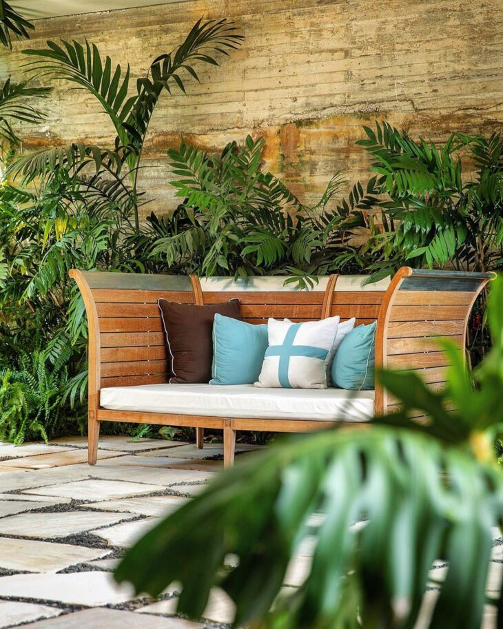 como fazer um banco de madeira para jardim