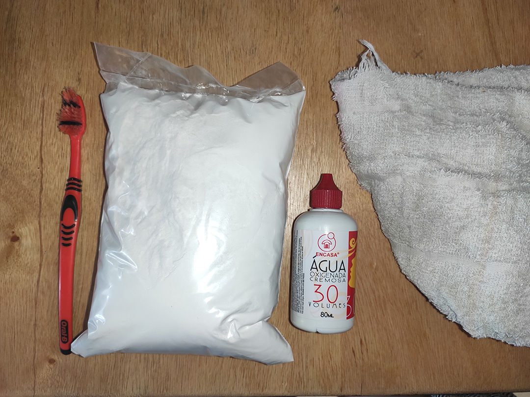 como limpar rejunte encardido caseiro