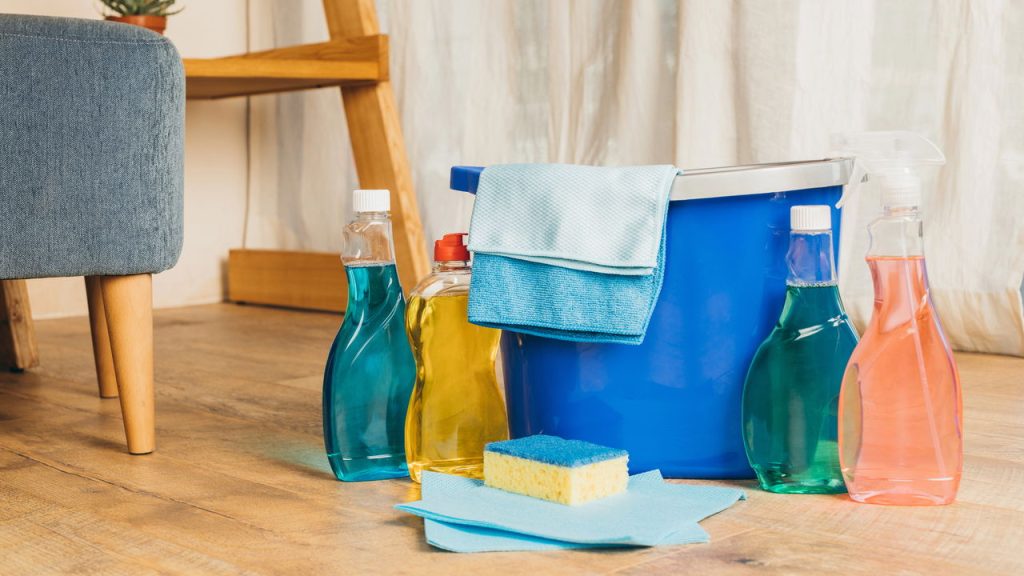 como limpar box de banheiro com vinagre