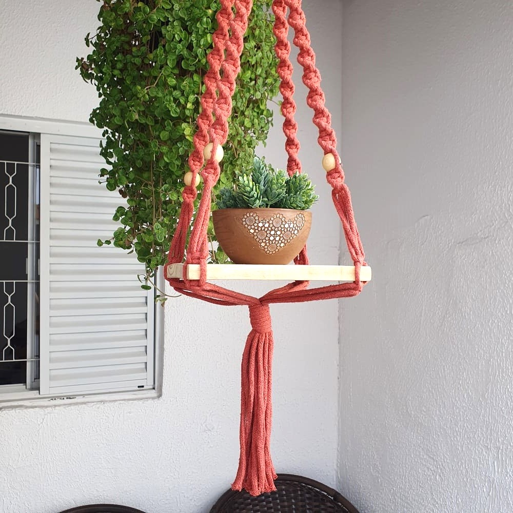 como fazer um suporte para plantas de macramê