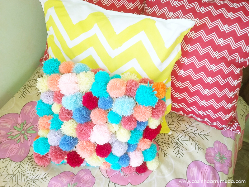 como fazer tapete de pompom