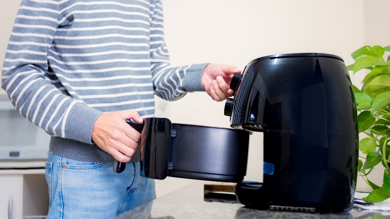 Cura do antiaderente da airfryer: passo a passo