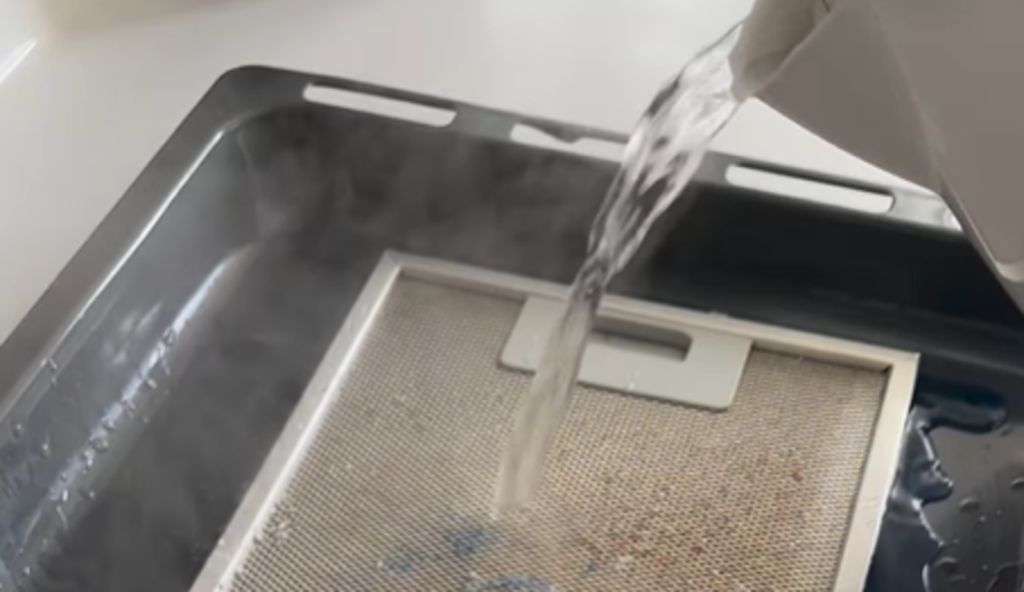 Bicarbonato e Vinagre: O Segredo para um Exaustor Impecável