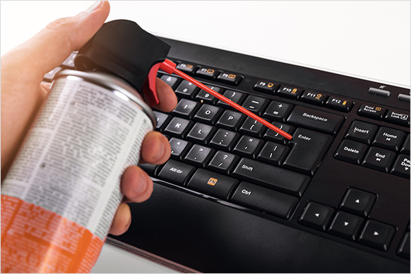 Como Remover Manchas Difíceis do Teclado do Notebook