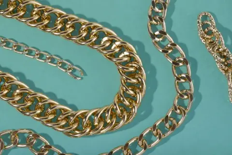 Cuidados essenciais para joias com pedras