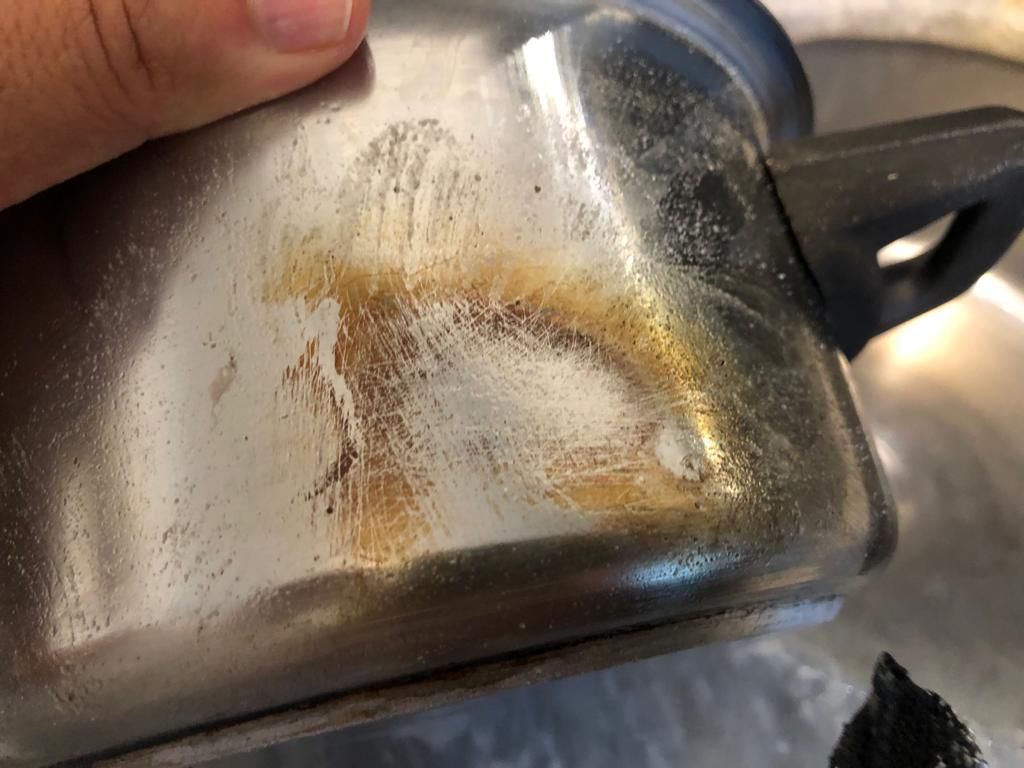 Produtos de Limpeza Específicos para Inox: Vale a Pena Investir?