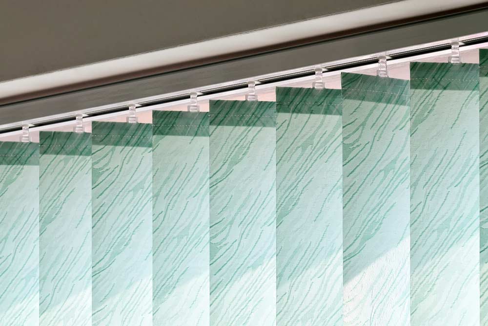 como limpar persiana vertical