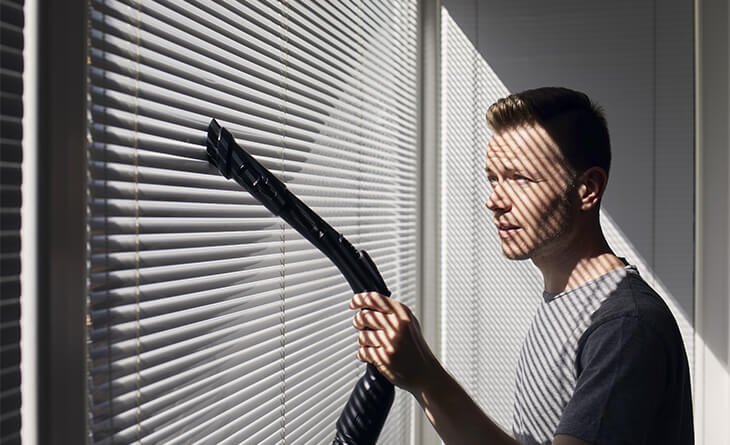 melhor forma de limpar persianas de PVC sem tirar do trilho