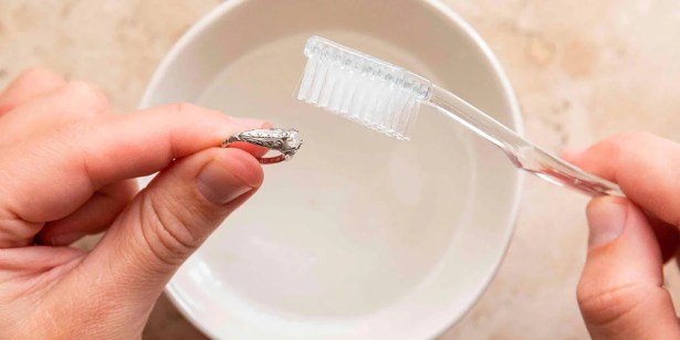 limpeza profunda de prata com ingredientes naturais