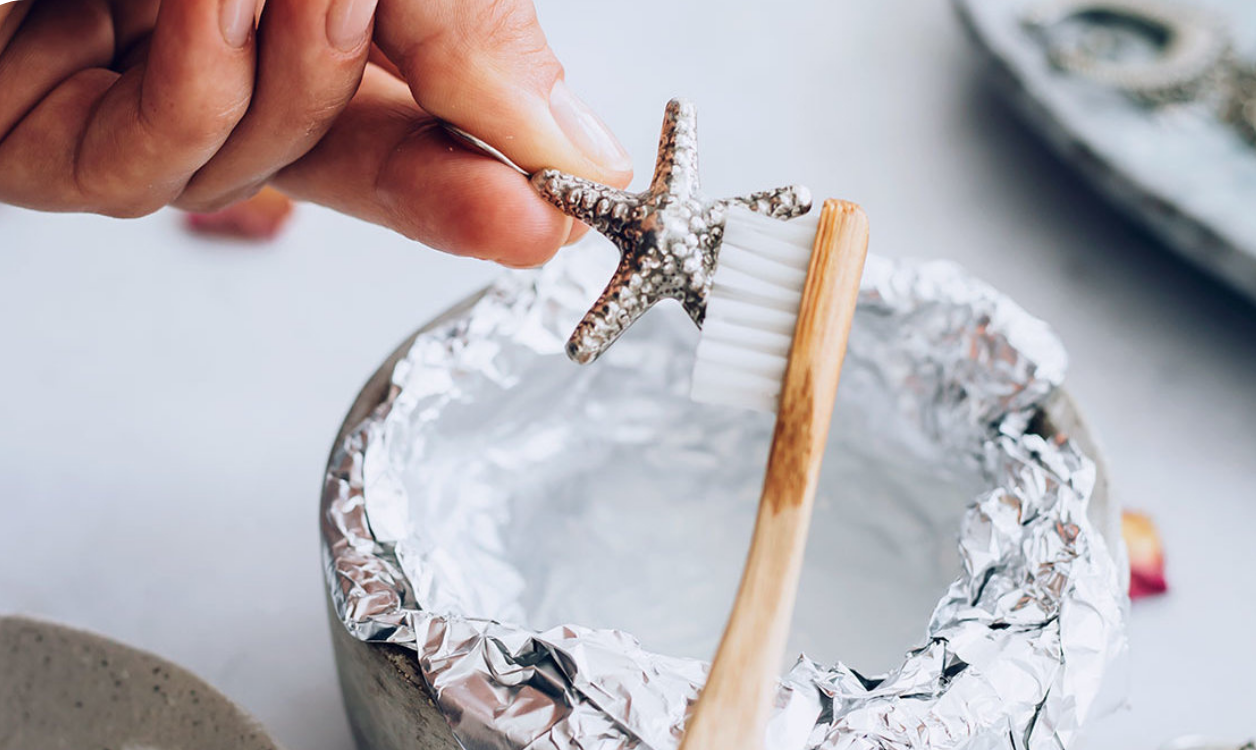 limpeza profunda de prata com ingredientes naturais