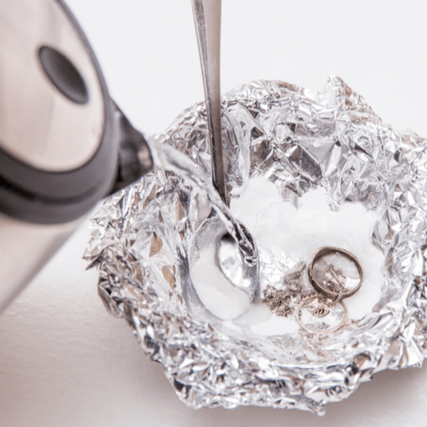 limpeza profunda de prata com ingredientes naturais