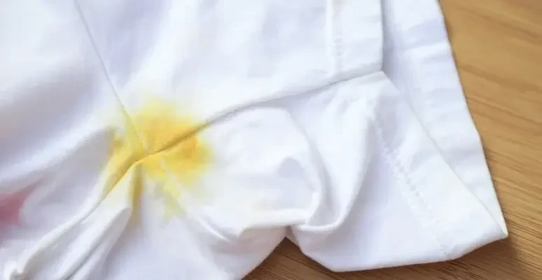 limpeza de roupas com vinagre e bicarbonato