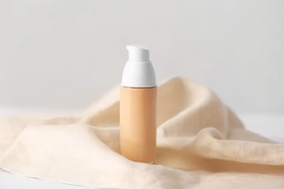 água oxigenada ou demaquilante: Qual o mais eficaz para sua mancha de base?