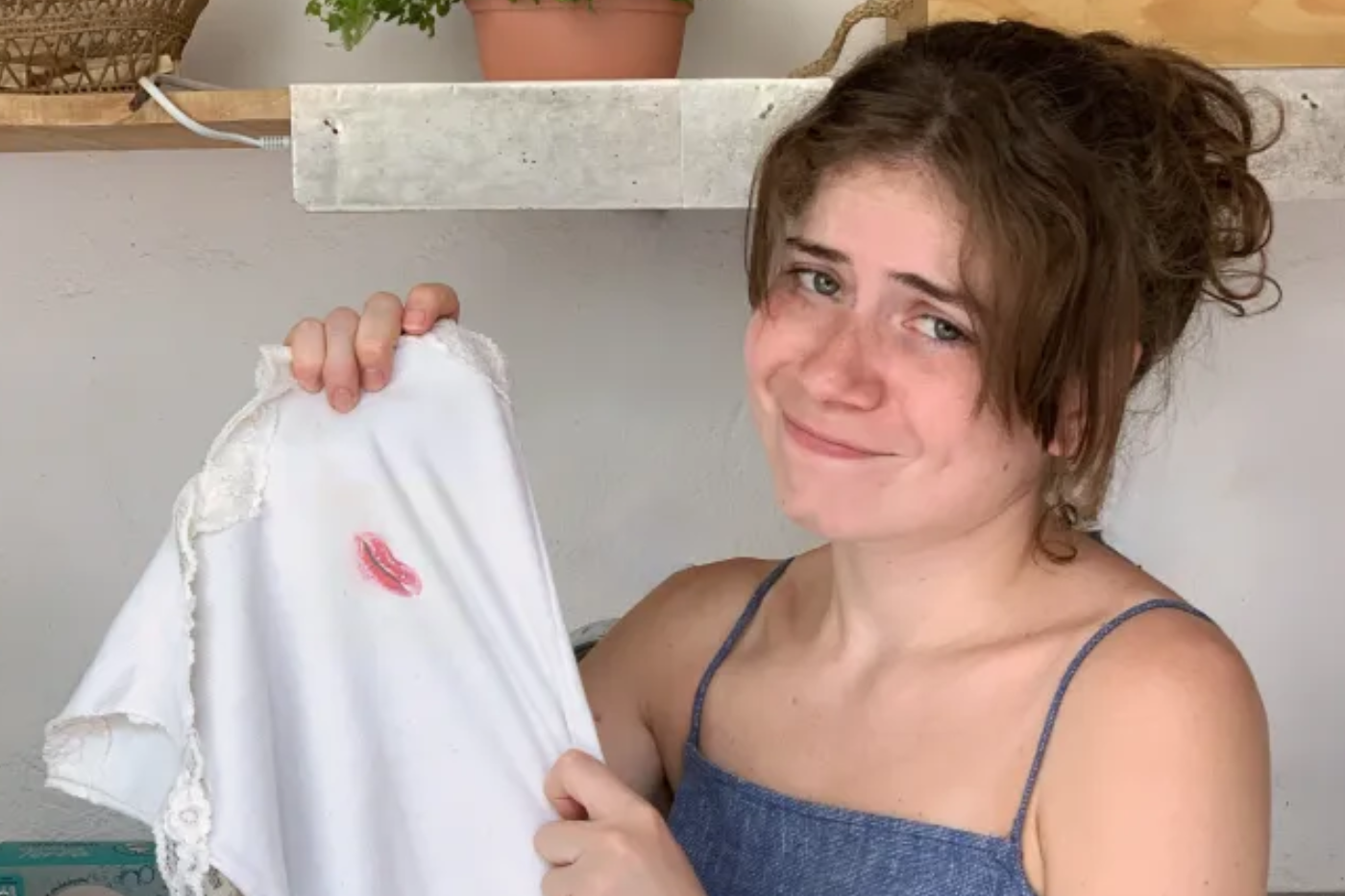 limpar carvão de roupa