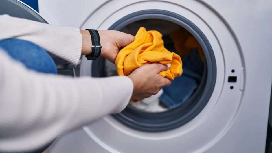 remover mancha de terra da roupa branca