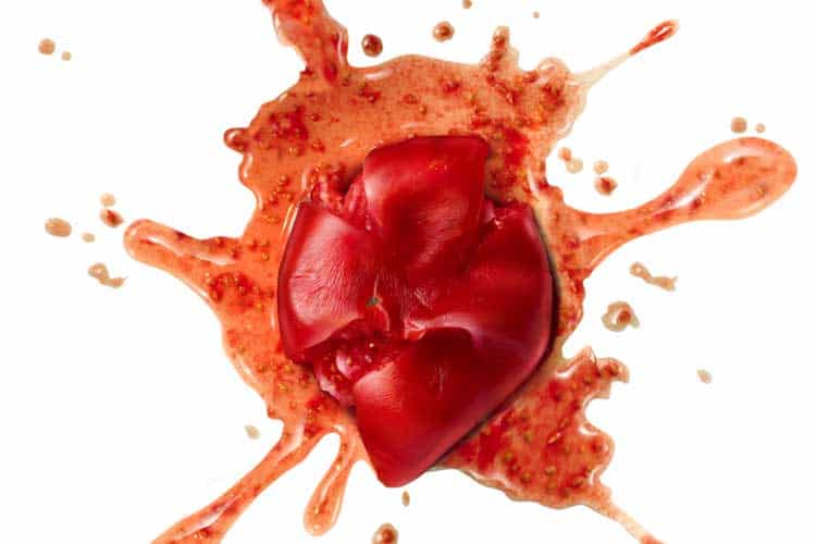 O Segredo do Licopeno: Por Que a Mancha de Tomate é Tão Difícil de Sair