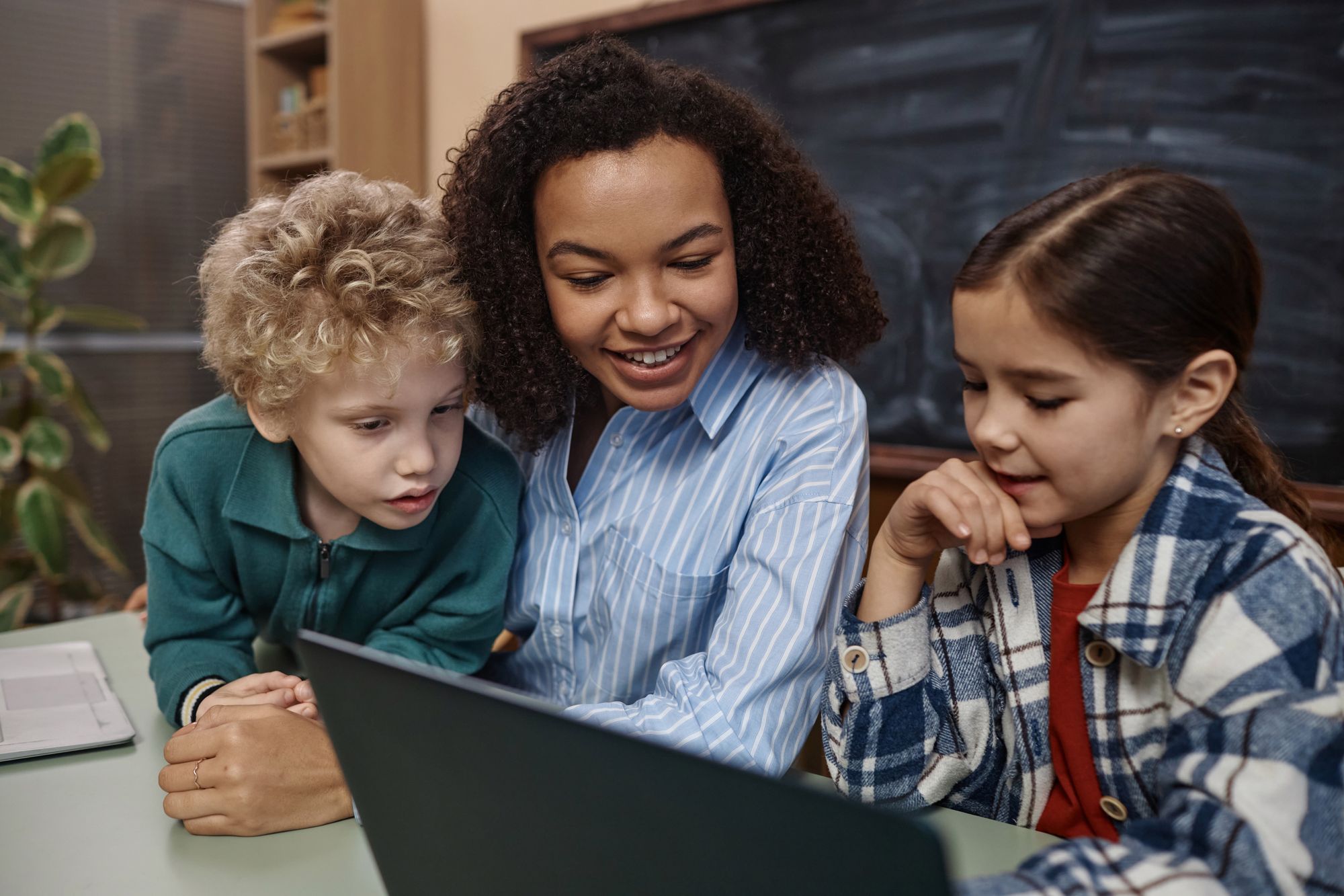 como usar a tecnologia de forma educativa para crianças