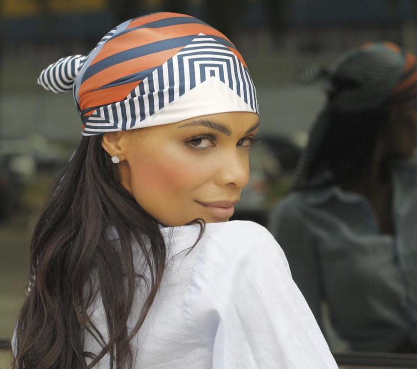 Lenço de Seda para Dormir: O Segredo para Cabelos Sem Frizz e Hidratados