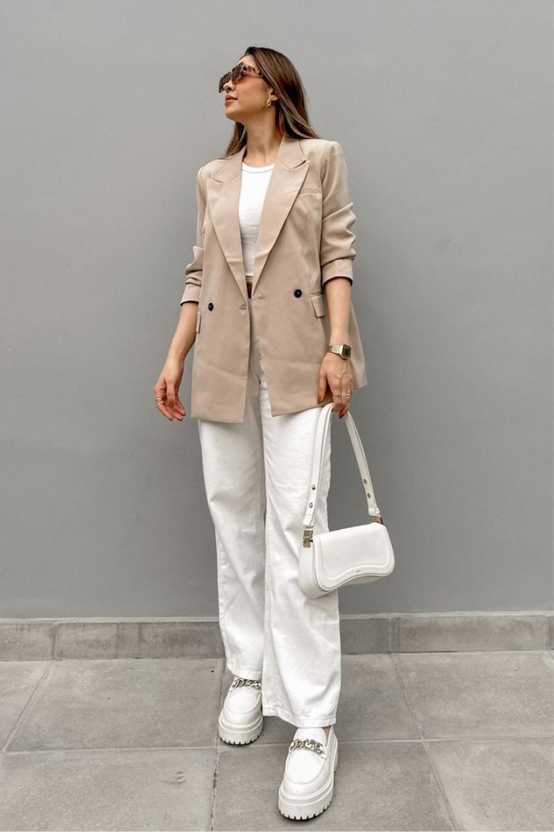 mocassim tratorado versus clássico com calça cropped