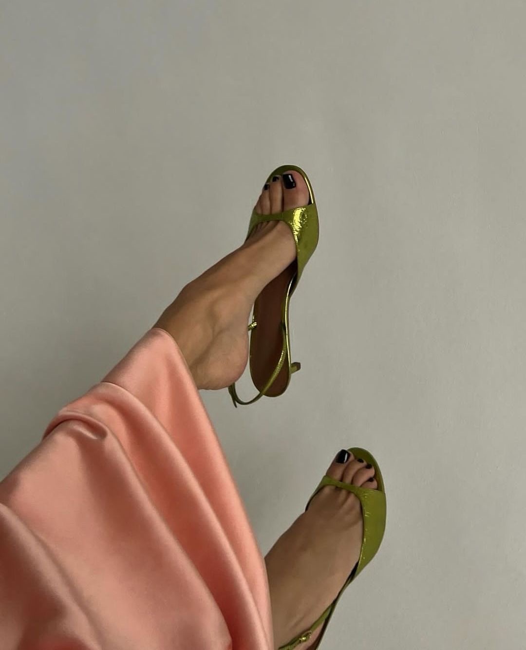 Salto Grosso ou Salto Fino? Escolha o Peep Toe Ideal para Você