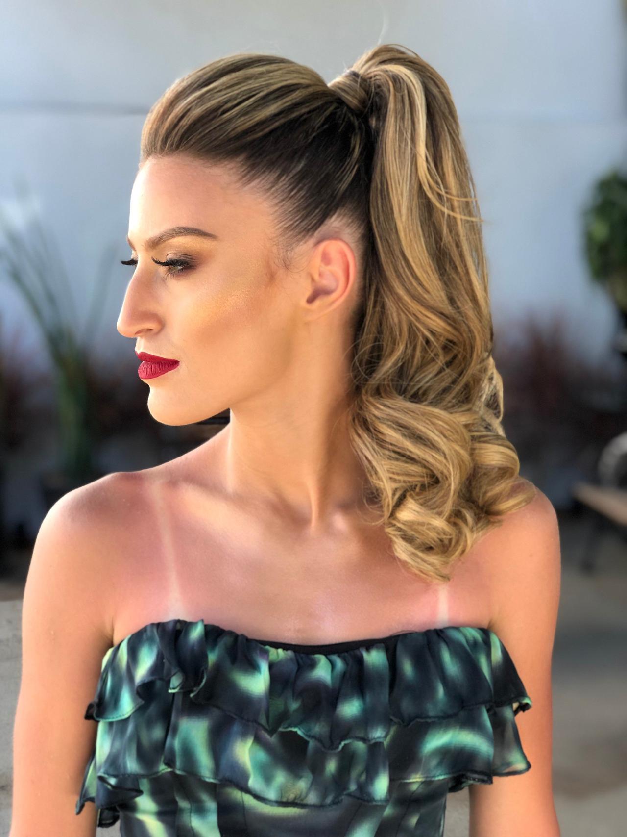 coque alto ou rabo de cavalo alto para noiva baixinha