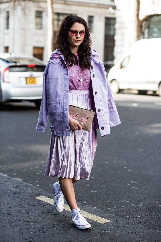 5 ideias de títulos:
1. Desvendando a Cor Lavanda: Significado