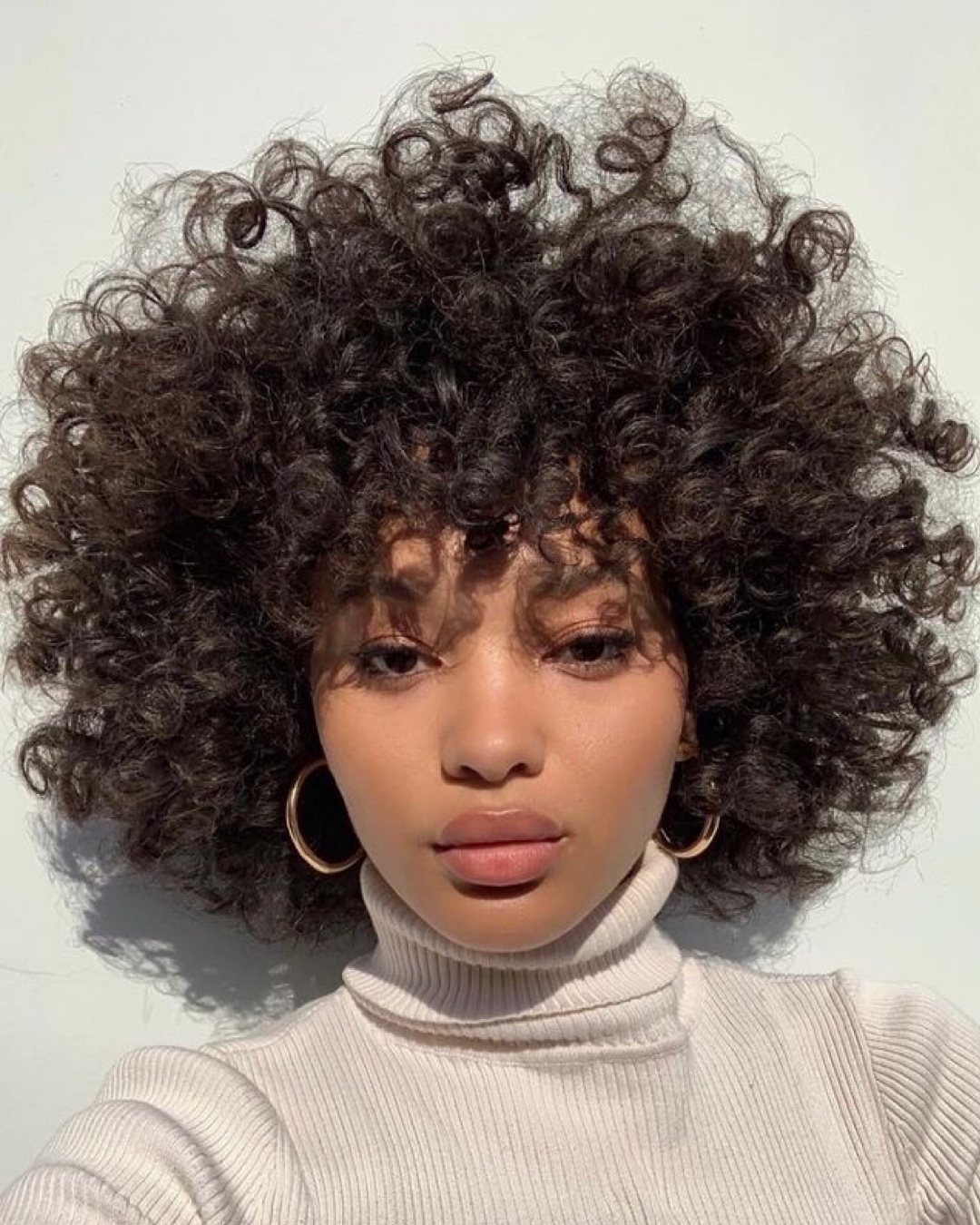 tendências corte cabelo cacheado
