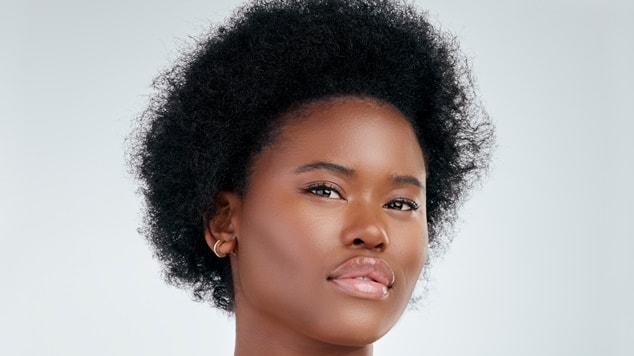 Guia Completo: Cortes Femininos para Cabelos Crespos em 2026