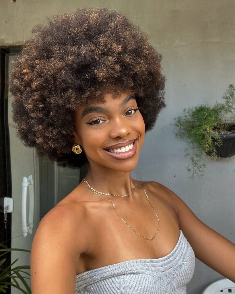 Pixie Cut e Shaggy Hair: Cortes Crespos que Rejuvenescem e Trazem Movimento