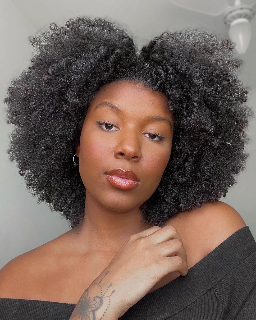 Manutenção e Saúde dos Fios Crespos: Dicas Essenciais Após o Corte