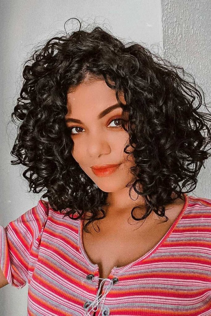como estilizar cabelo cacheado curto