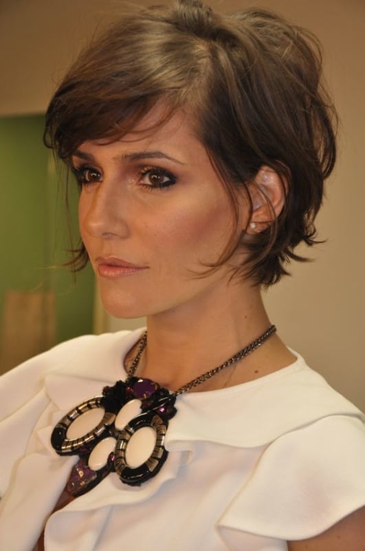 como estilizar corte repicado curto com franja