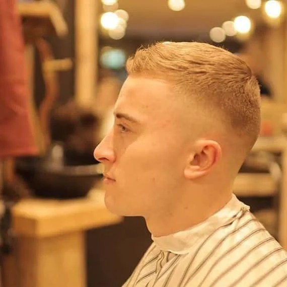Degradê masculino cabelo crespo curto