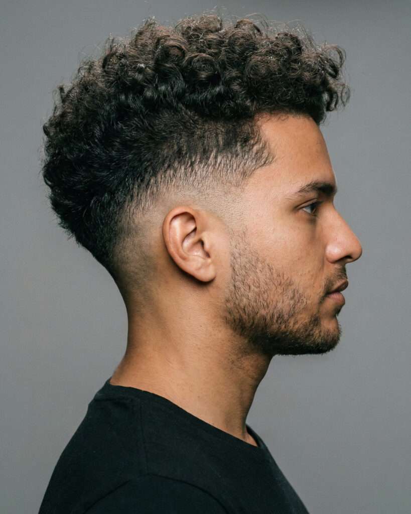 cabelo cacheado masculino