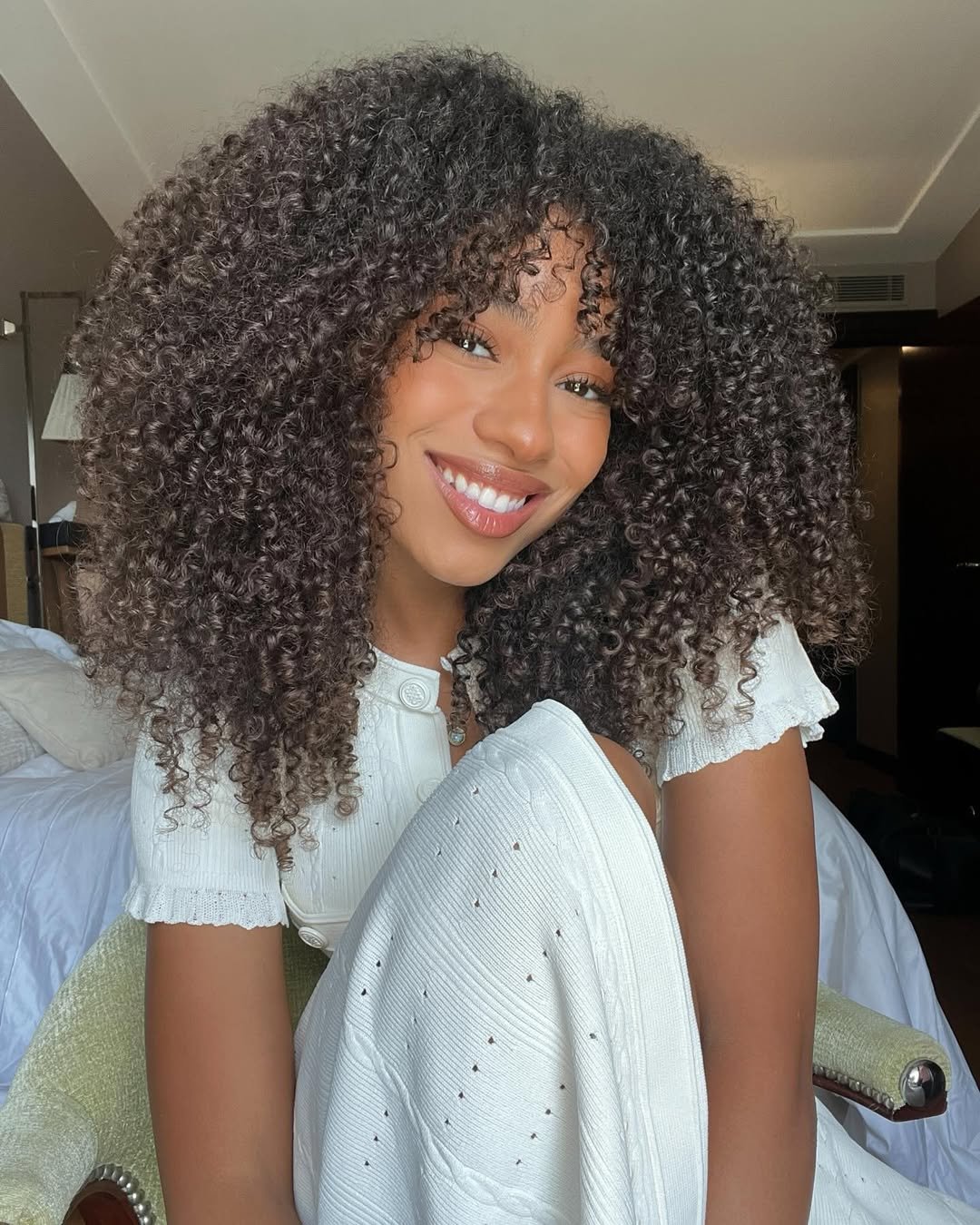 quanto custa um corte de cabelo médio moderno 2025