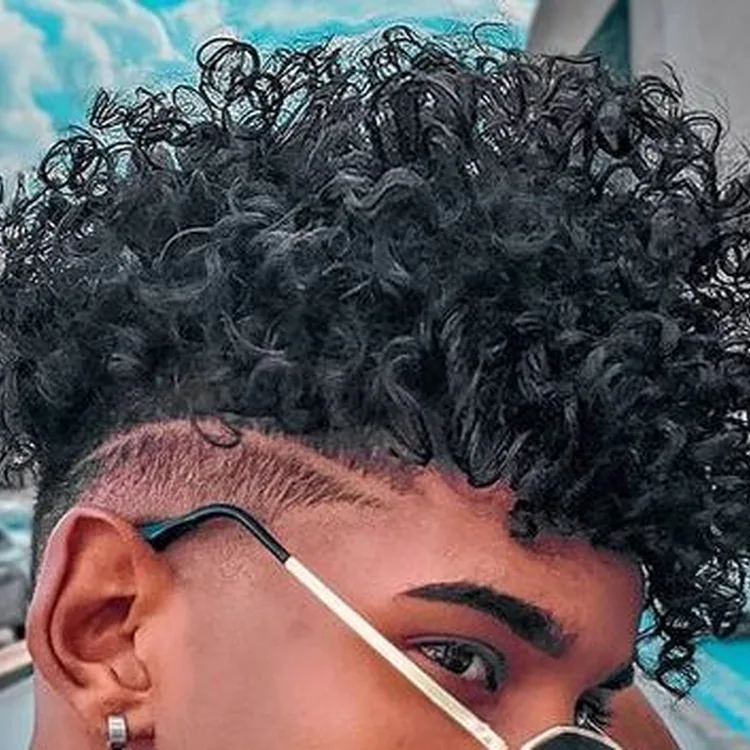 penteados cabelo cacheado homem volume