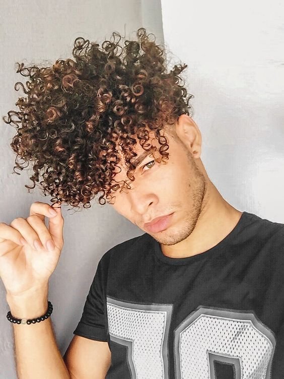 undercut longo cabelo cacheado