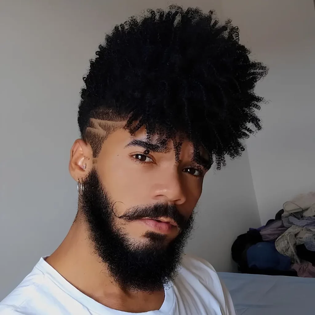 wolf cut masculino cacheado