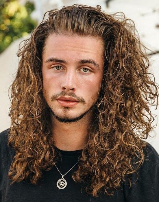 shaggy hair masculino cacheado