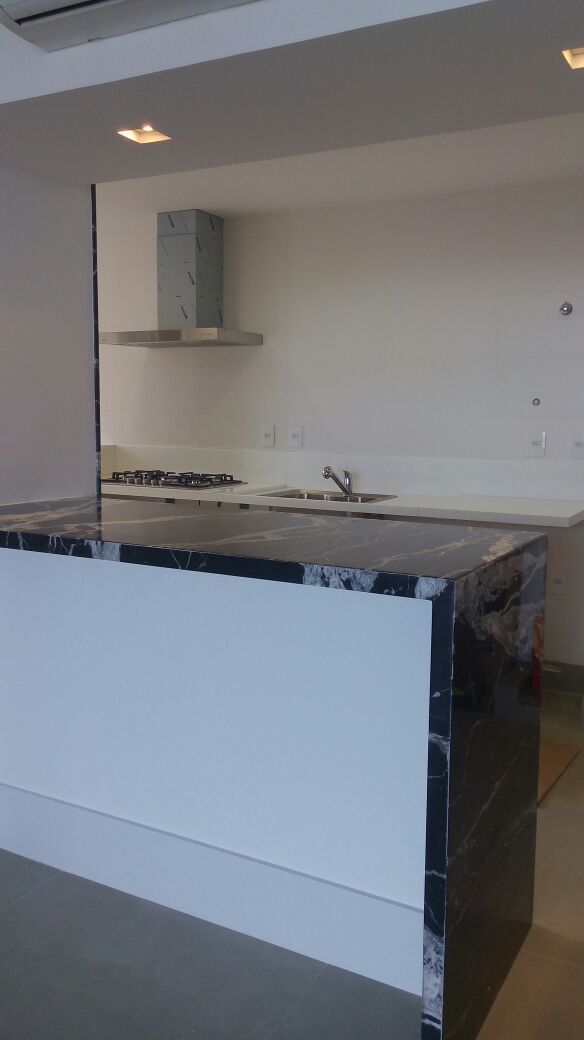 Mármore x Granito: Qual a Melhor Pedra para Sua Cozinha Americana?