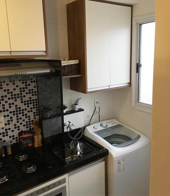 cozinha linear com lavanderia