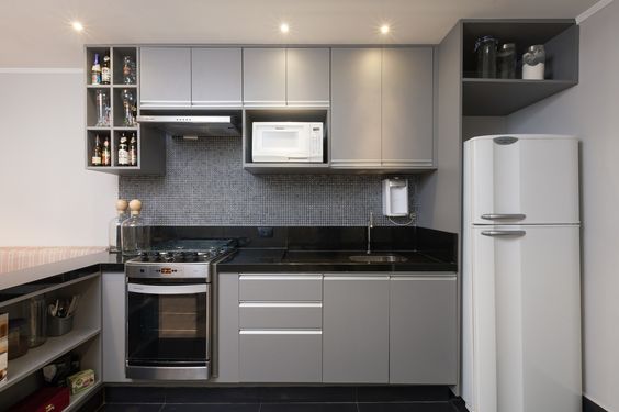 cozinha planejada pequena com cooktop