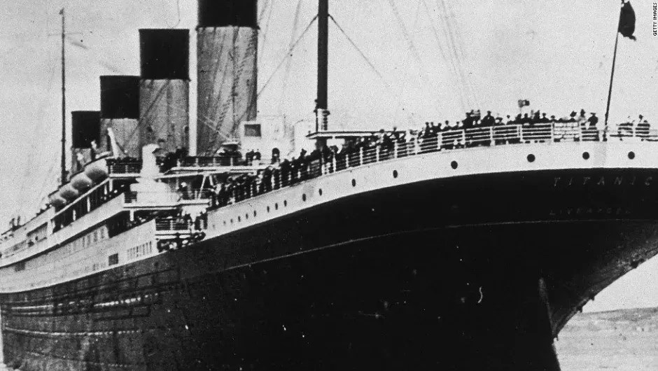 o que aconteceu com o Titanic antes de afundar